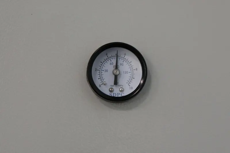 oil pressure gauge